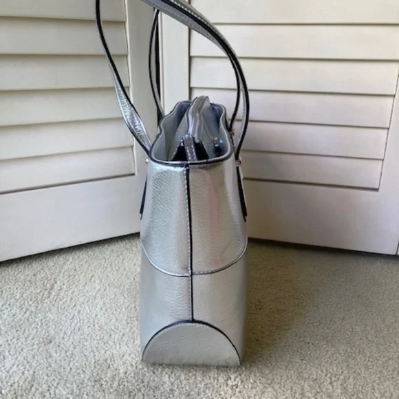 Nine West faux Leather Silver Satchel 🆕 - Picture 5 of 15